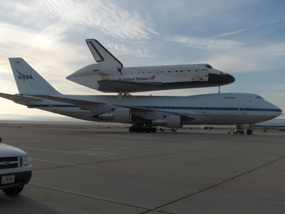 Another shot of Shuttle and 747 before take off